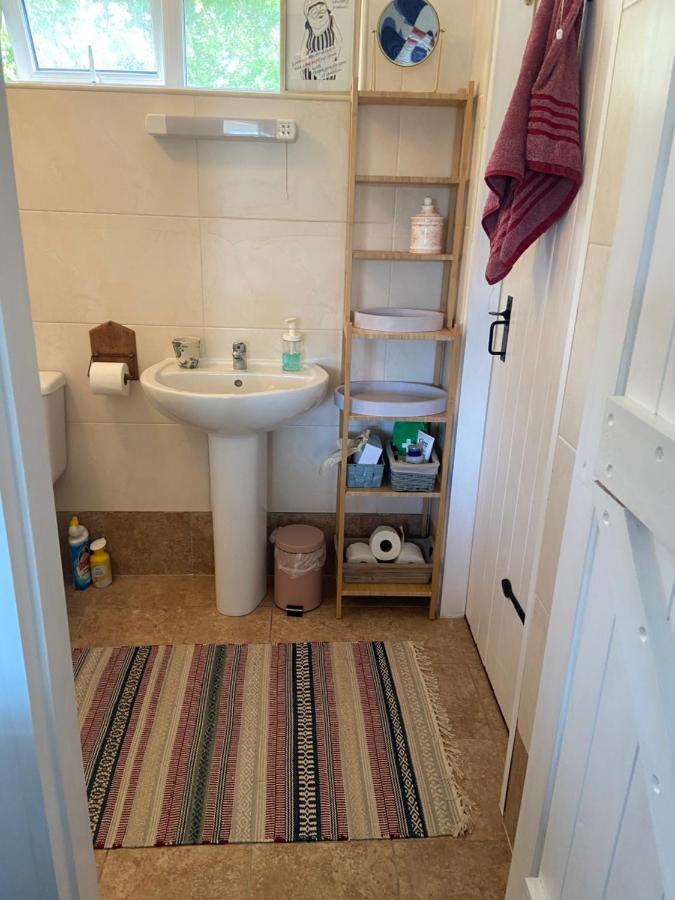 טראלי Barrow Harbour Studio Apartment מראה חיצוני תמונה